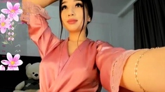 Japanese babe going solo